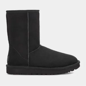 UGG Classic Boot II Size 7